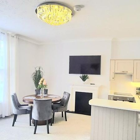 Spacious 3 Bed Flat Near The Sea With Parking Bournemouth Buitenkant foto