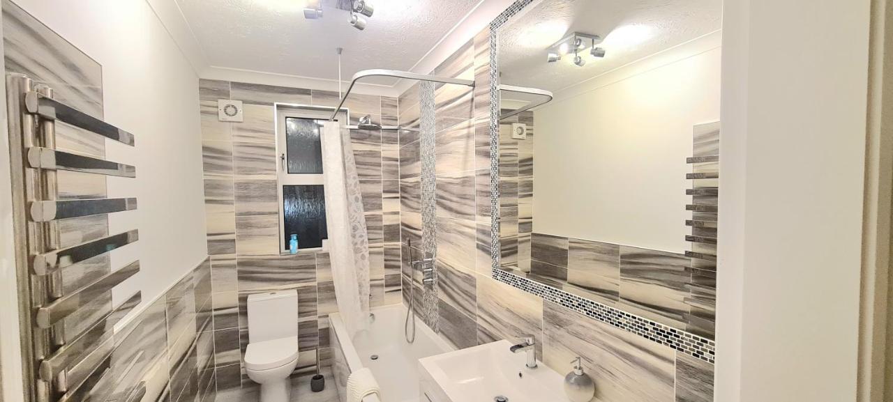 Spacious 3 Bed Flat Near The Sea With Parking Bournemouth Buitenkant foto