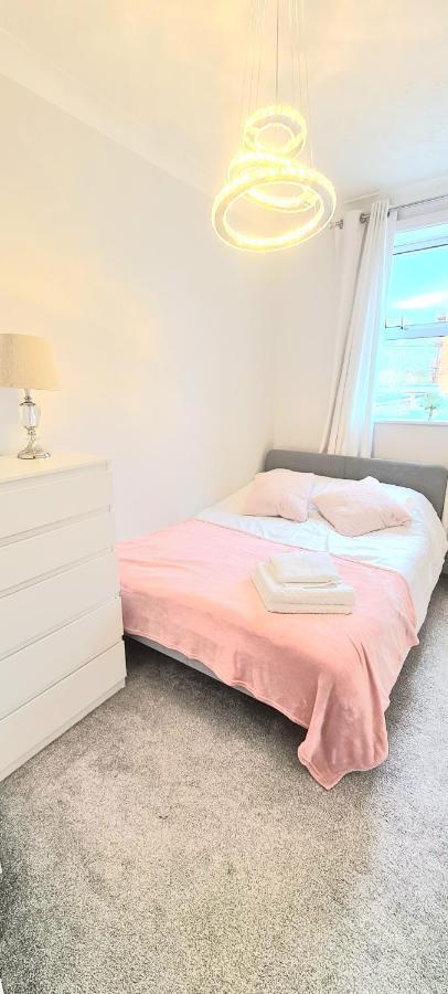 Spacious 3 Bed Flat Near The Sea With Parking Bournemouth Buitenkant foto