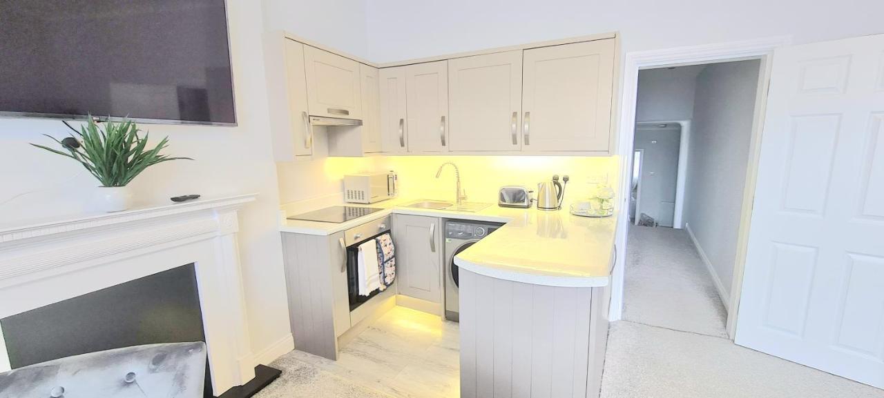 Spacious 3 Bed Flat Near The Sea With Parking Bournemouth Buitenkant foto