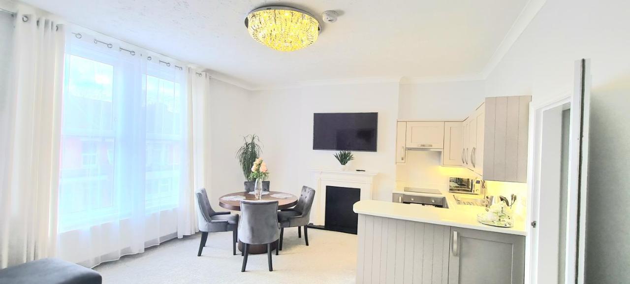 Spacious 3 Bed Flat Near The Sea With Parking Bournemouth Buitenkant foto