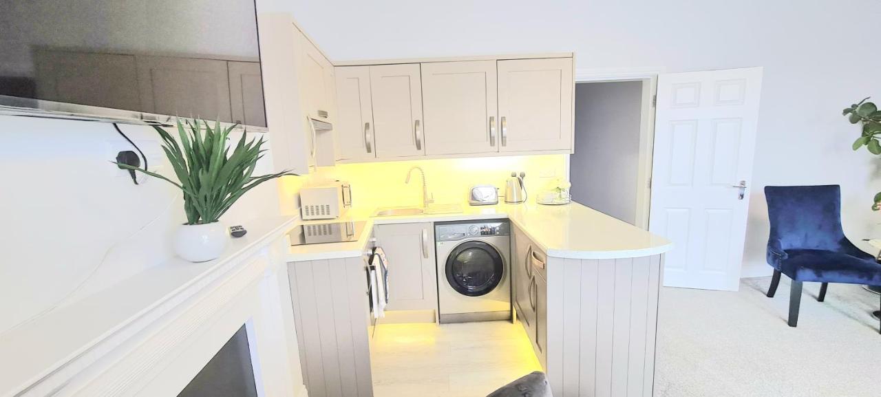Spacious 3 Bed Flat Near The Sea With Parking Bournemouth Buitenkant foto