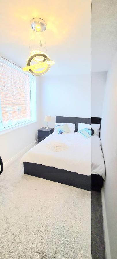 Spacious 3 Bed Flat Near The Sea With Parking Bournemouth Buitenkant foto
